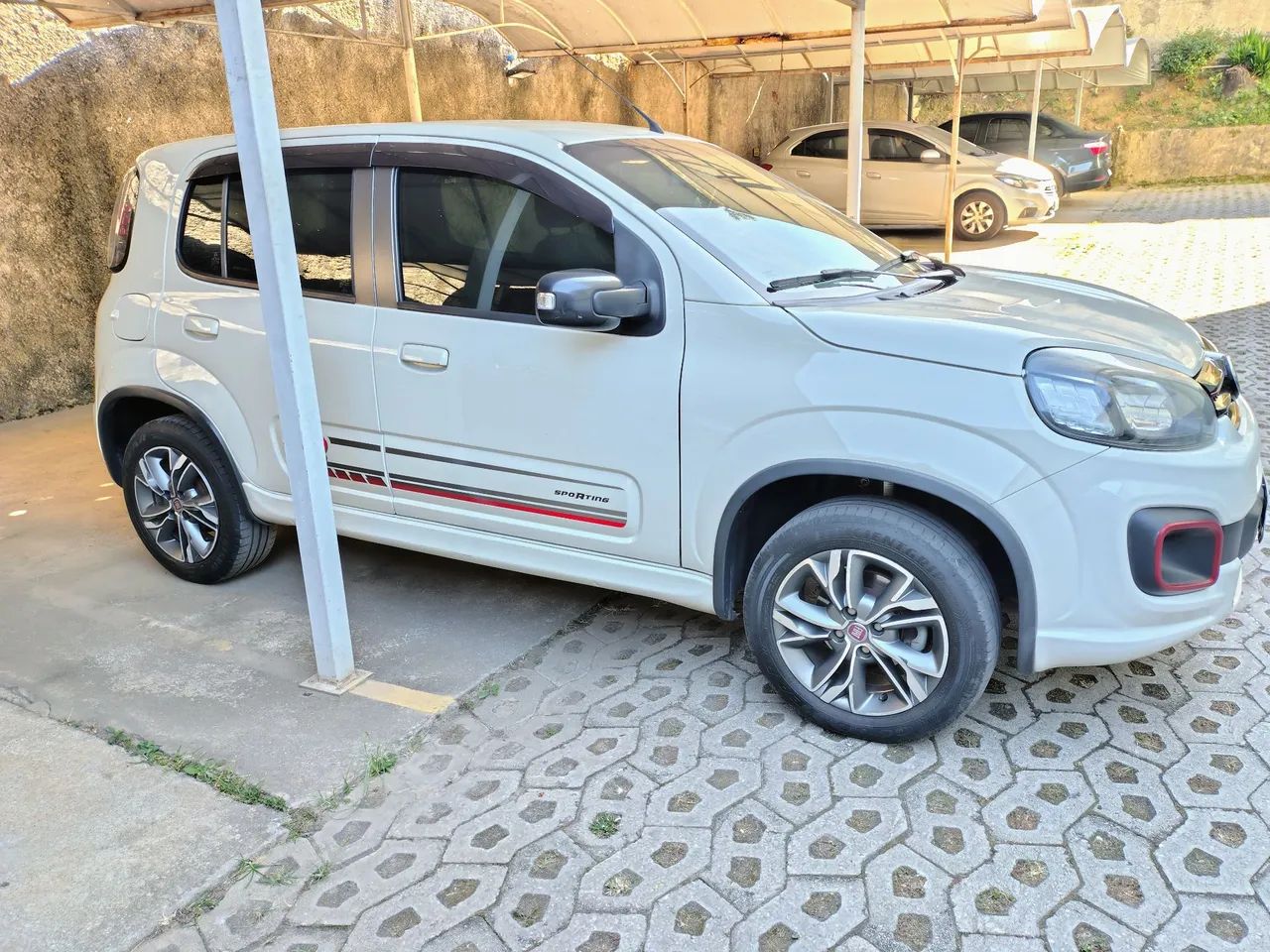 Fiat Uno Sporting 1.3 Flex 8V 5P 2017 - Foto 2