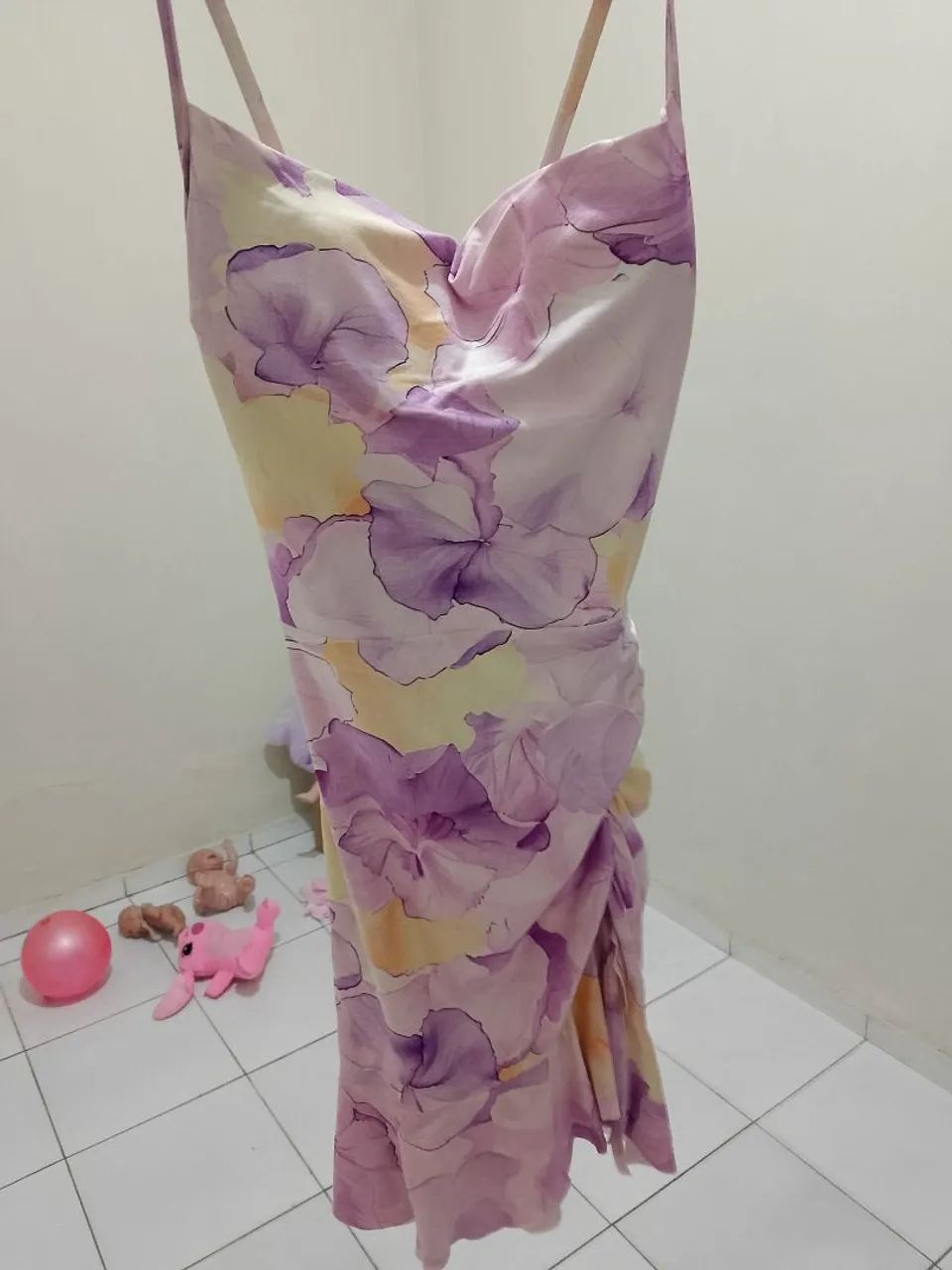 Vestidos  e macacão  - Foto 2