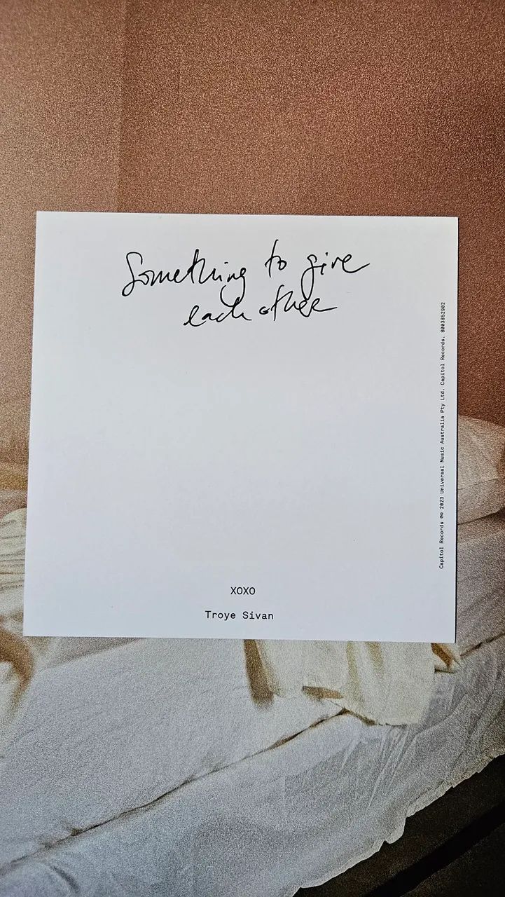 Card Autografado Something to Give Each Other Troye Sivan  - Foto 2