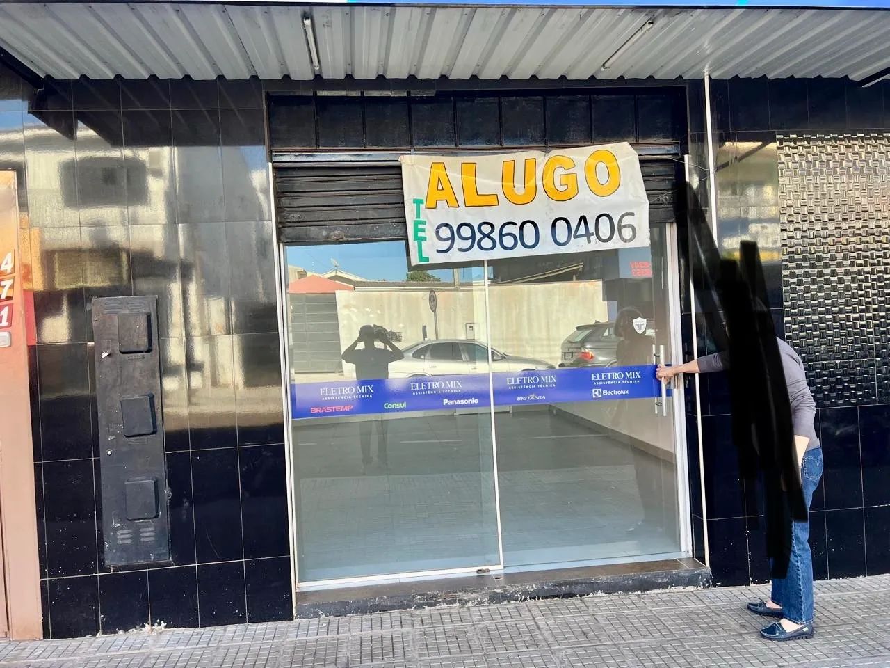 Sala Comercial/Avenida Montreal 