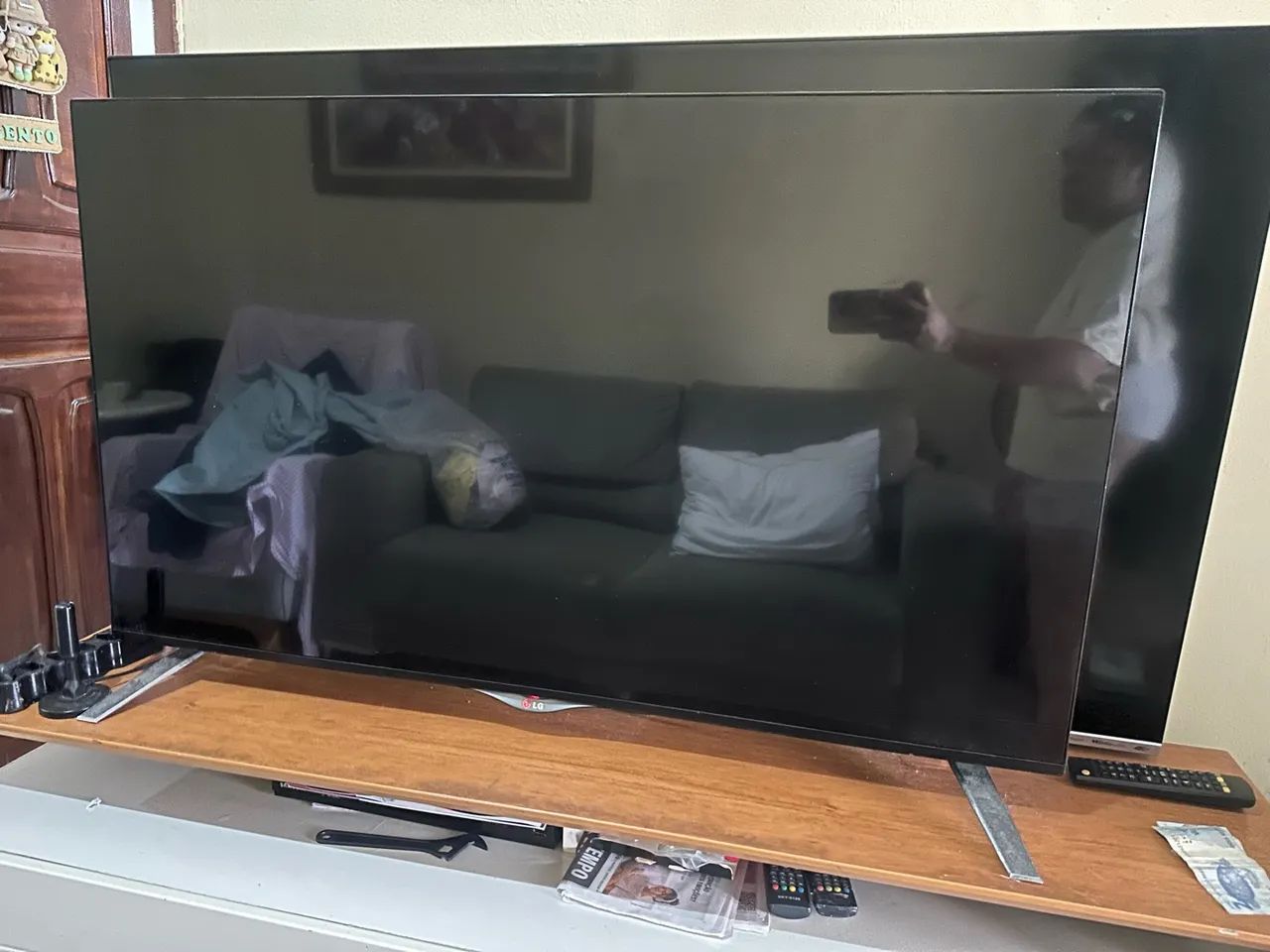 Tv LG 49 polegadas com algumas listras na tela.  - Foto 3