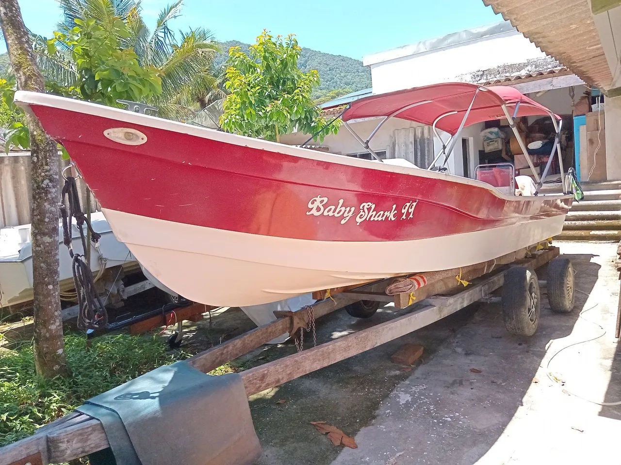 Barco para passeio/transporte 