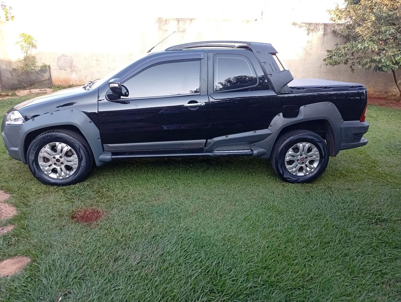 Fiat Strada Adventure1.8/ 1.8 Locker Flex CD 2012 - Foto 2