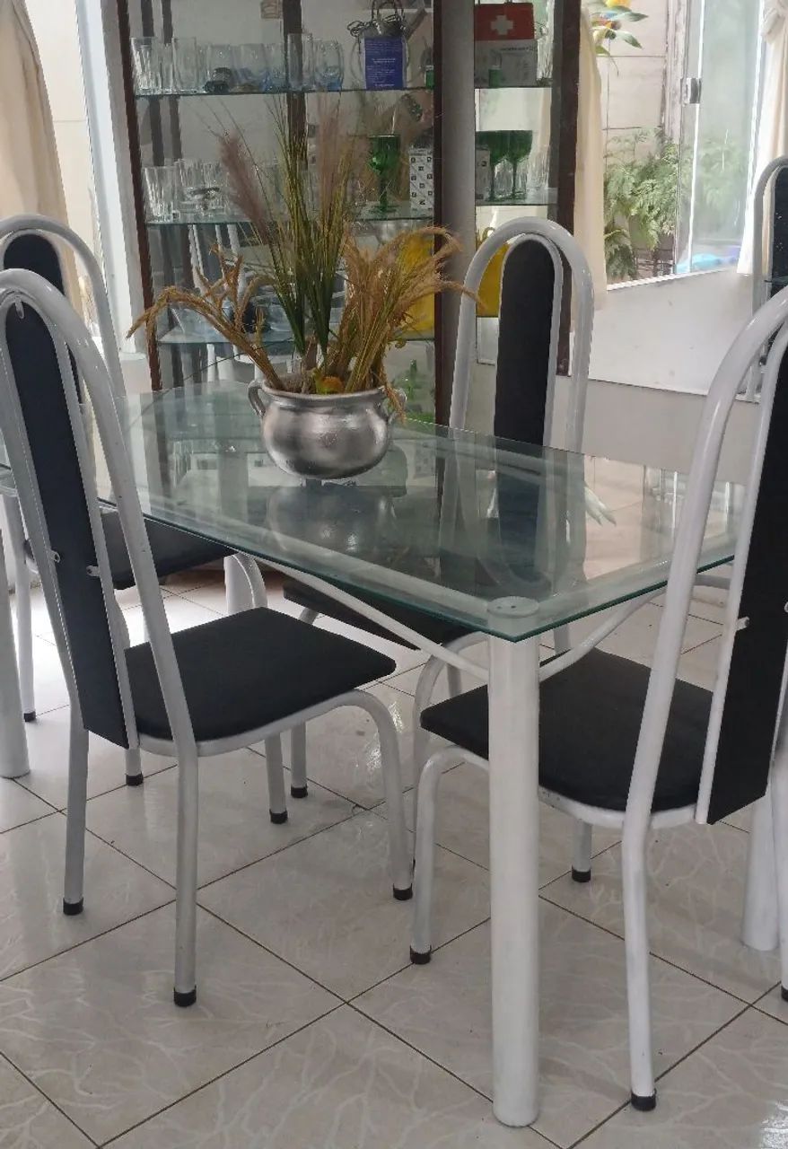 Mesa de Vidro com 4 Cadeiras 