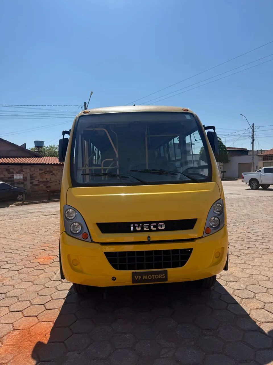 Micro ônibus Iveco 2011 - Foto 2