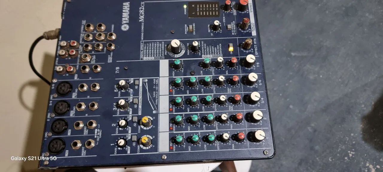 Mesa de som yamaha com efeitos de voz 454806824583188482