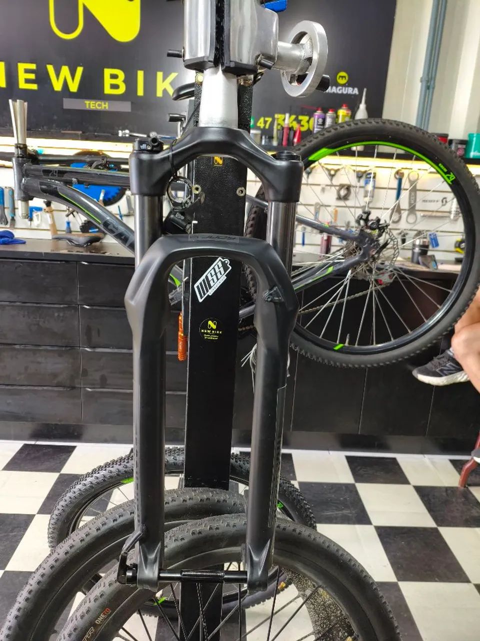 Suspensão 29 ar rockshox 
