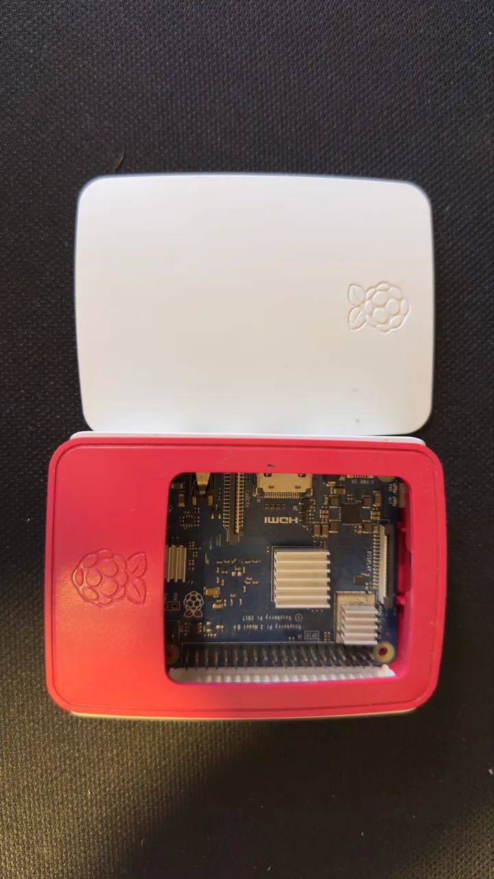 Raspberry pi 3 B+ com case original