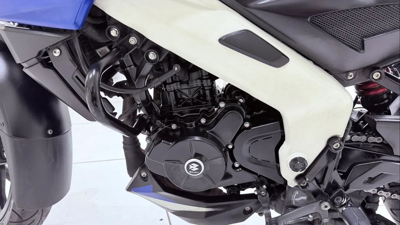 Bajaj Dominar 200 - Foto 4