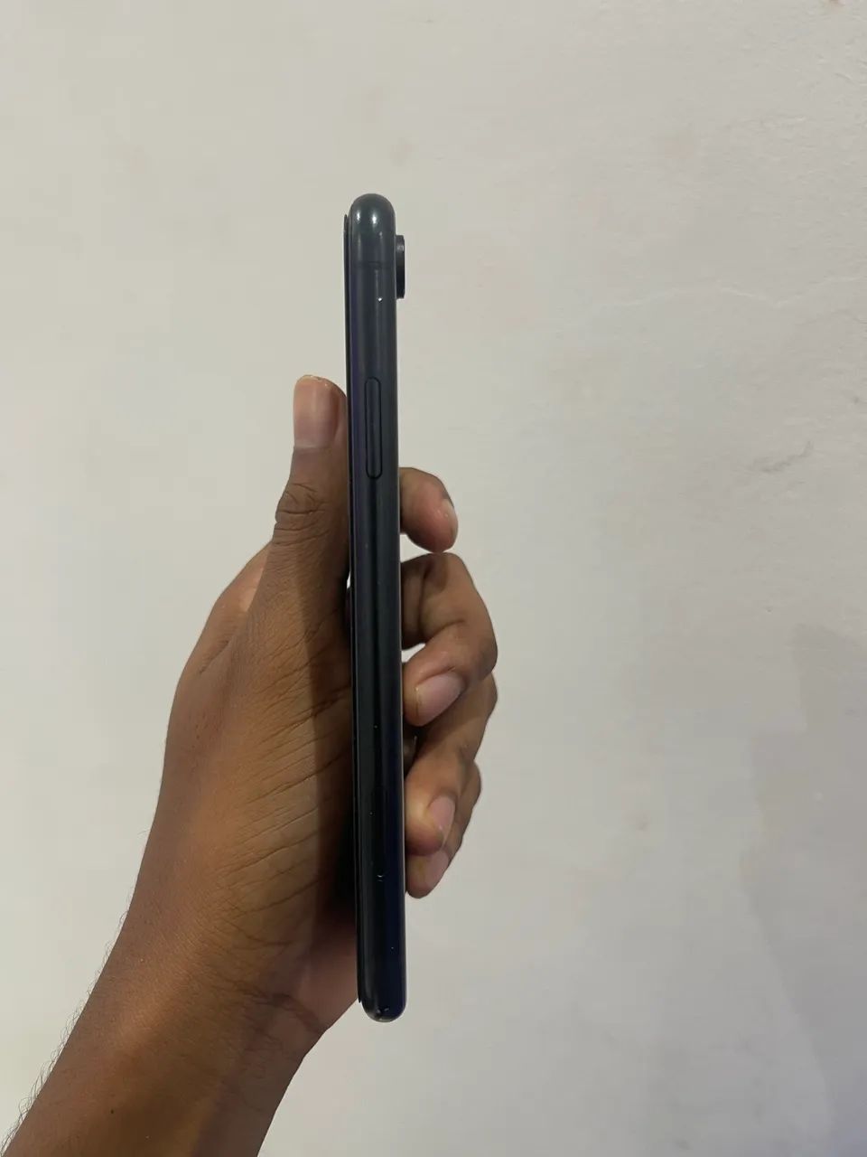 Iphone Xr usado 64GB Com detalhes.  - Foto 3