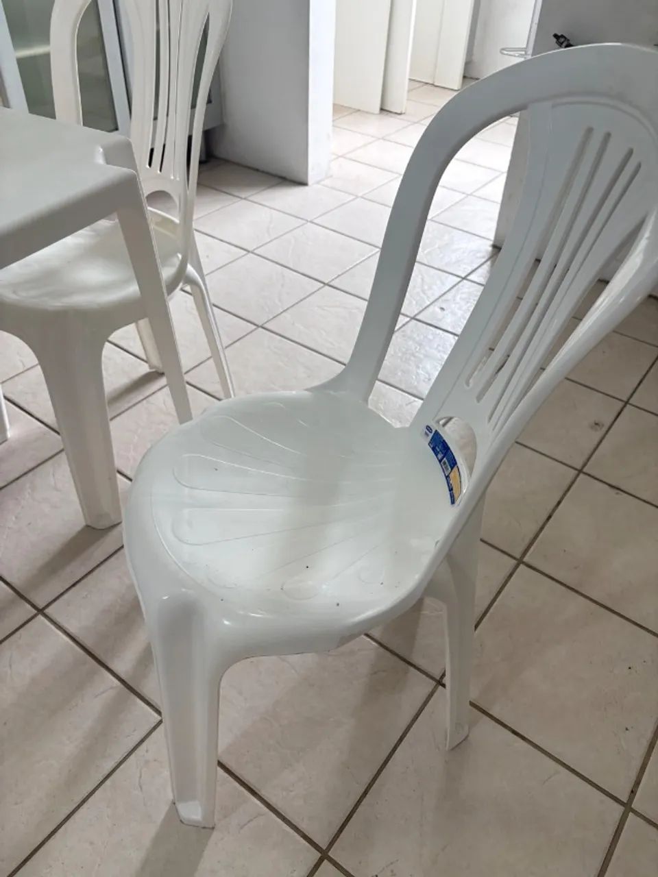 Mesa com duas cadeiras  - Foto 4