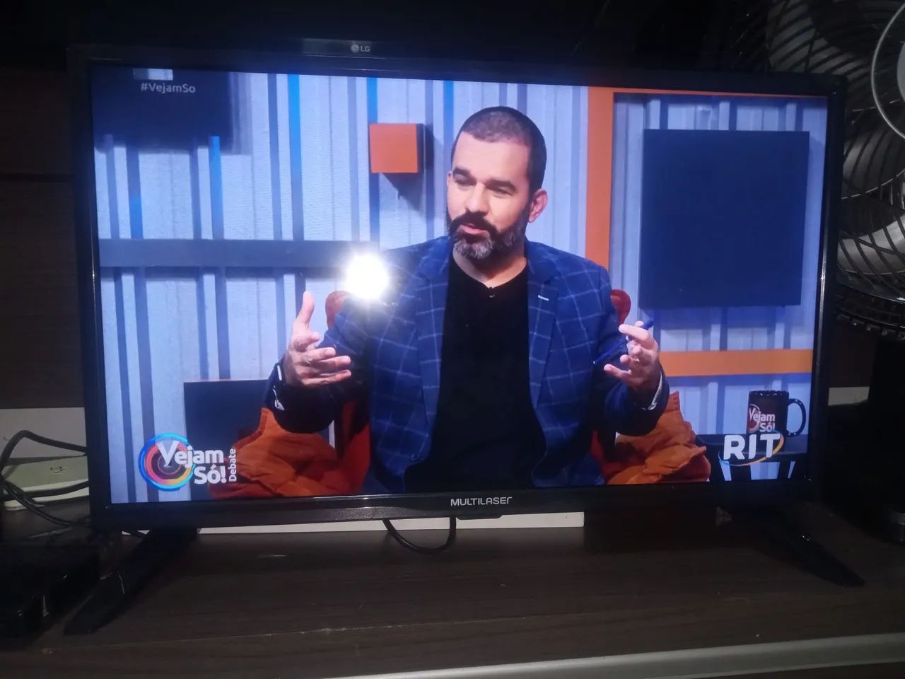 Tv monitor 24 polegadas422080487789711360