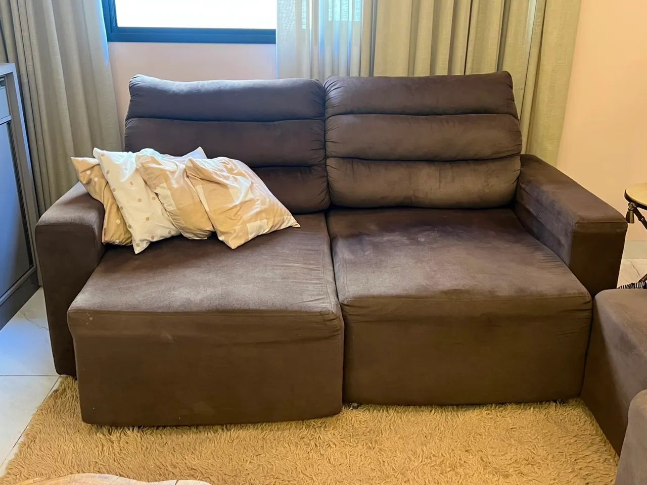 Vendo 2 sofás de 2 e 3 lugares - usado.  - Foto 2