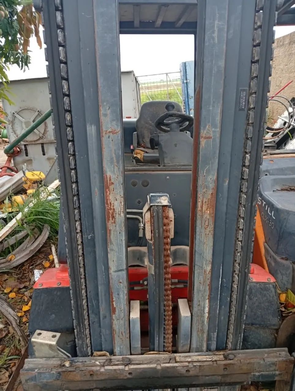 Empilhadeira marca Linde 3 Toneladas Ano 2012 Modelo H30T-05 - Foto 2