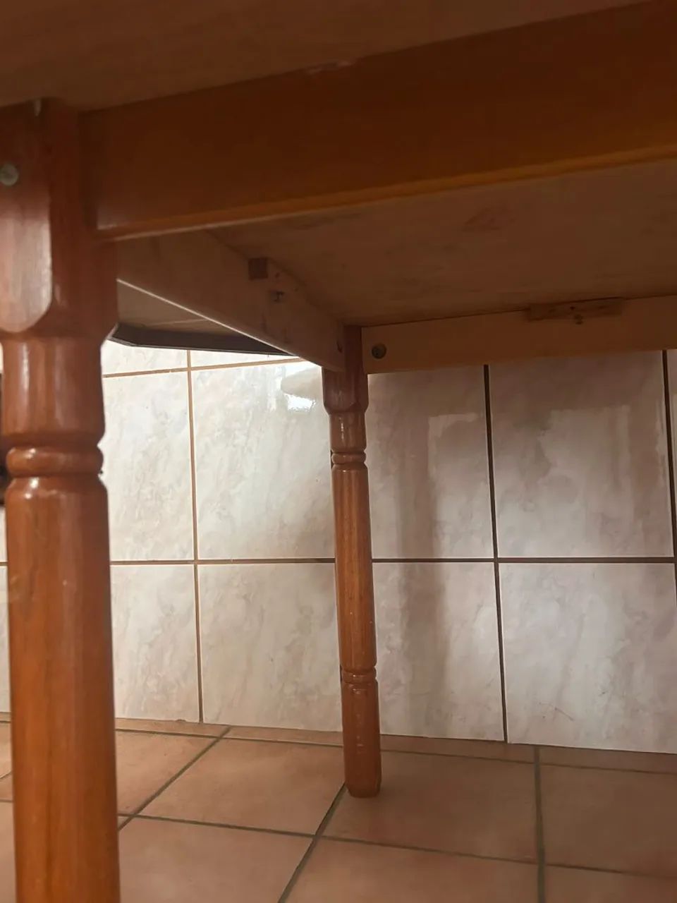 Mesa de jantar madeira 4 lugares - Foto 4
