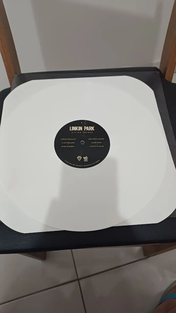 Linkin Park - Living Things Vinil Branco Estandar - Foto 3
