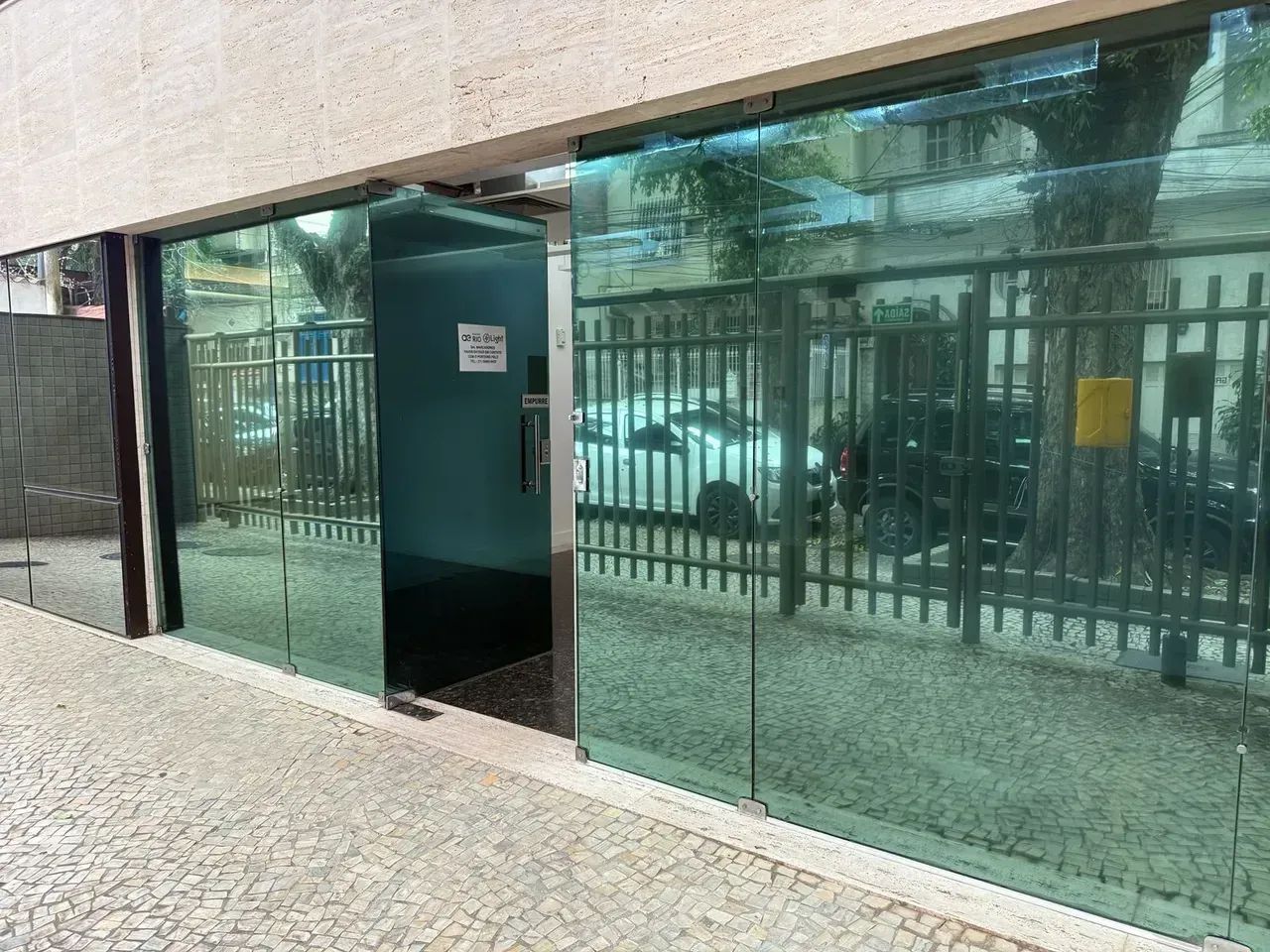 Oportunidade Única: Prédio Comercial Completo e Estruturado em Localização Premium