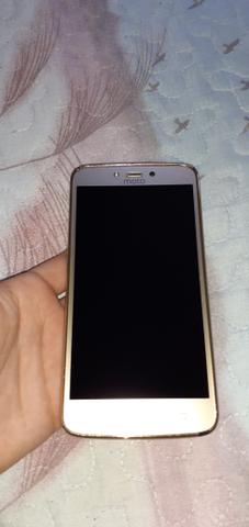 Celular Moto E5
