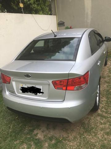 Veículo Kia Cerato EX3 1.6 - Cor Prata - 11/11
