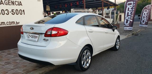 New fiesta sedan se 1.6 flex 2013 completo impecável - Foto 5