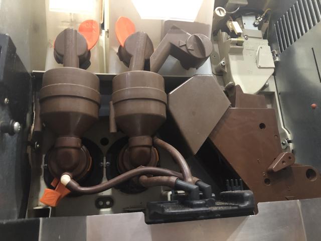 Vendo máquina de café Saeco Phedra 220V - Foto 5