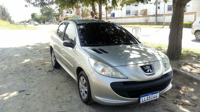 Peugeot 207 1.4 completo com gnv doc - Foto 4