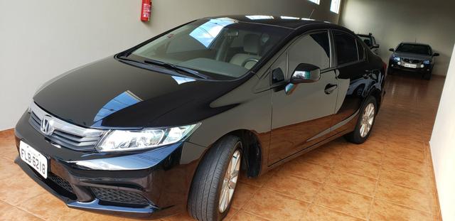 Civic 1.8 LXS ano 2014 - única dona - câmbio manual - Foto 3