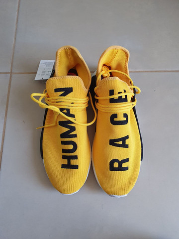 adidas human race amarelo
