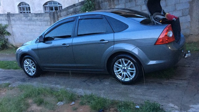 FORD FOCUS VENDO OU TROCO