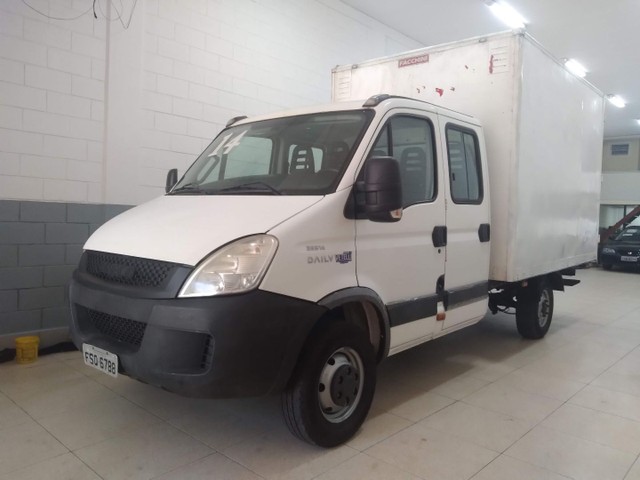 IVECO CABINE DUPLA 2014 35S14 BAÚ