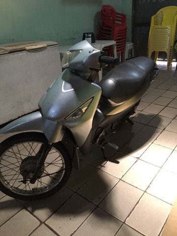 MOTO BIZ 125