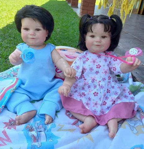 Bebê Reborn Gêmeos Casal Menino Corpo de Silicone Realista : :  Brinquedos e Jogos