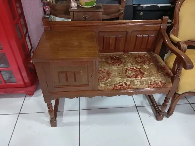 Mesa de telefone antigo
