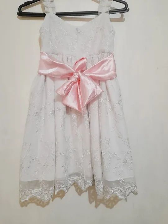 Vestido de renda branco infantil desapego 6 anos  - Foto 2