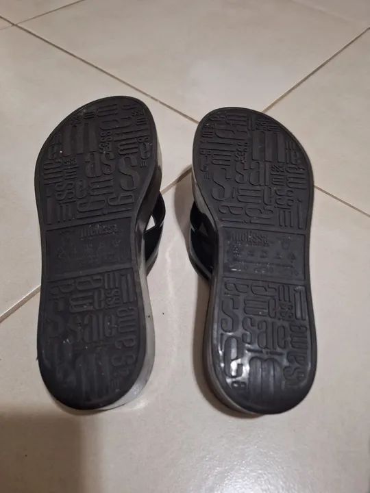 Sandálias Melissa Preta - Foto 3