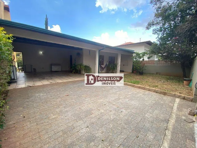 Casa com 3 dormitórios à venda, 315 m² por R$ 836.000,00 - Cidade Universitária - Campinas