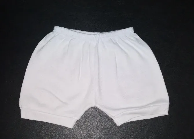 Short branco