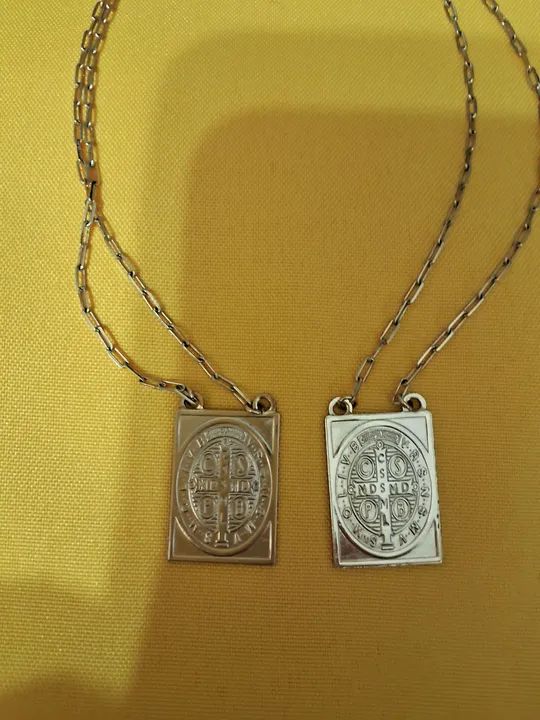 Escapulario com medalha de São Bento banhado a ouro  - Foto 2