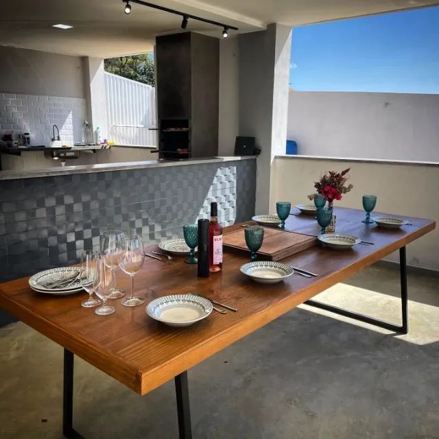 Mesa de jantar estilo industrial