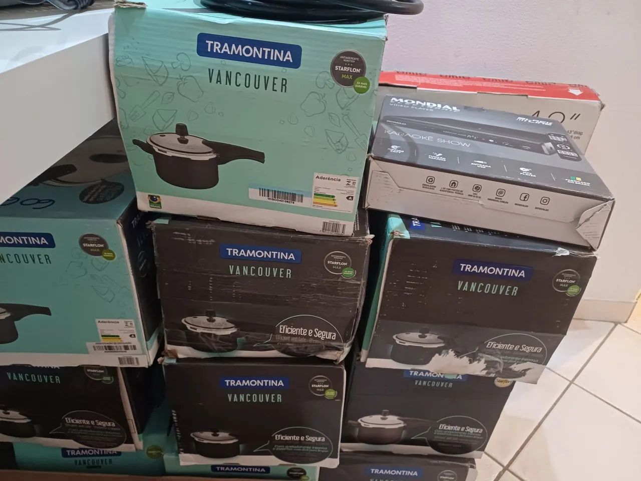 4 Panelas de Pressão Tramontina Vancouver - 4,5 Litros - Nova