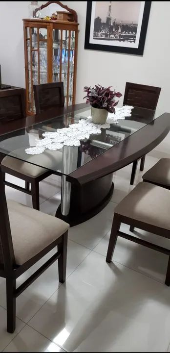 Mesa de jantar retangular. 