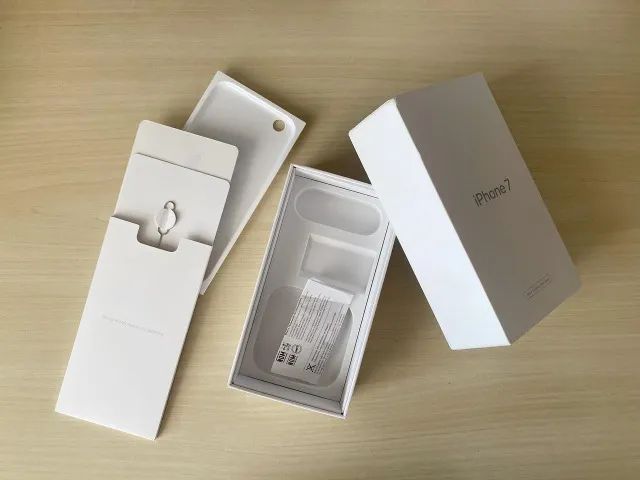 Caixa Vazia Iphone 7 - Completa (Caixa e Acessórios)