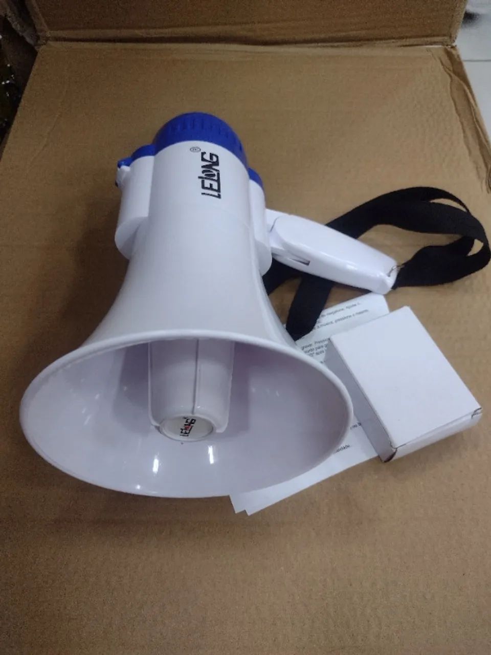 Megafone Portátil Recarregável Com Sirene Musical - Foto 6