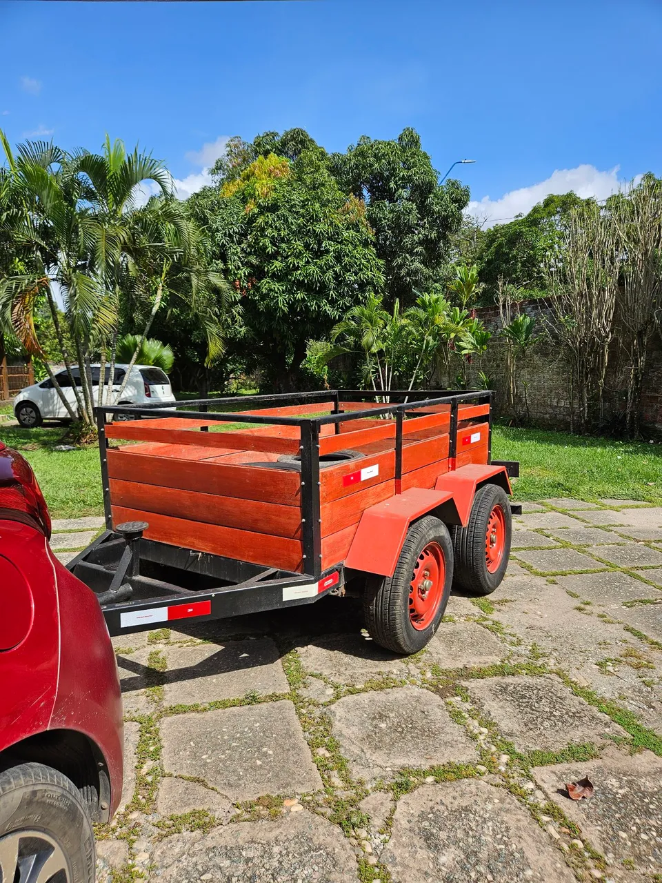 Carretinha emplacada 2 eixos
