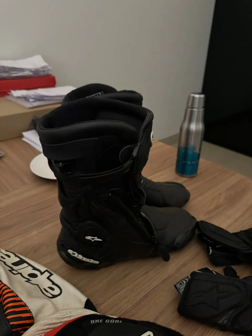Macacão / bota / luva / capacete