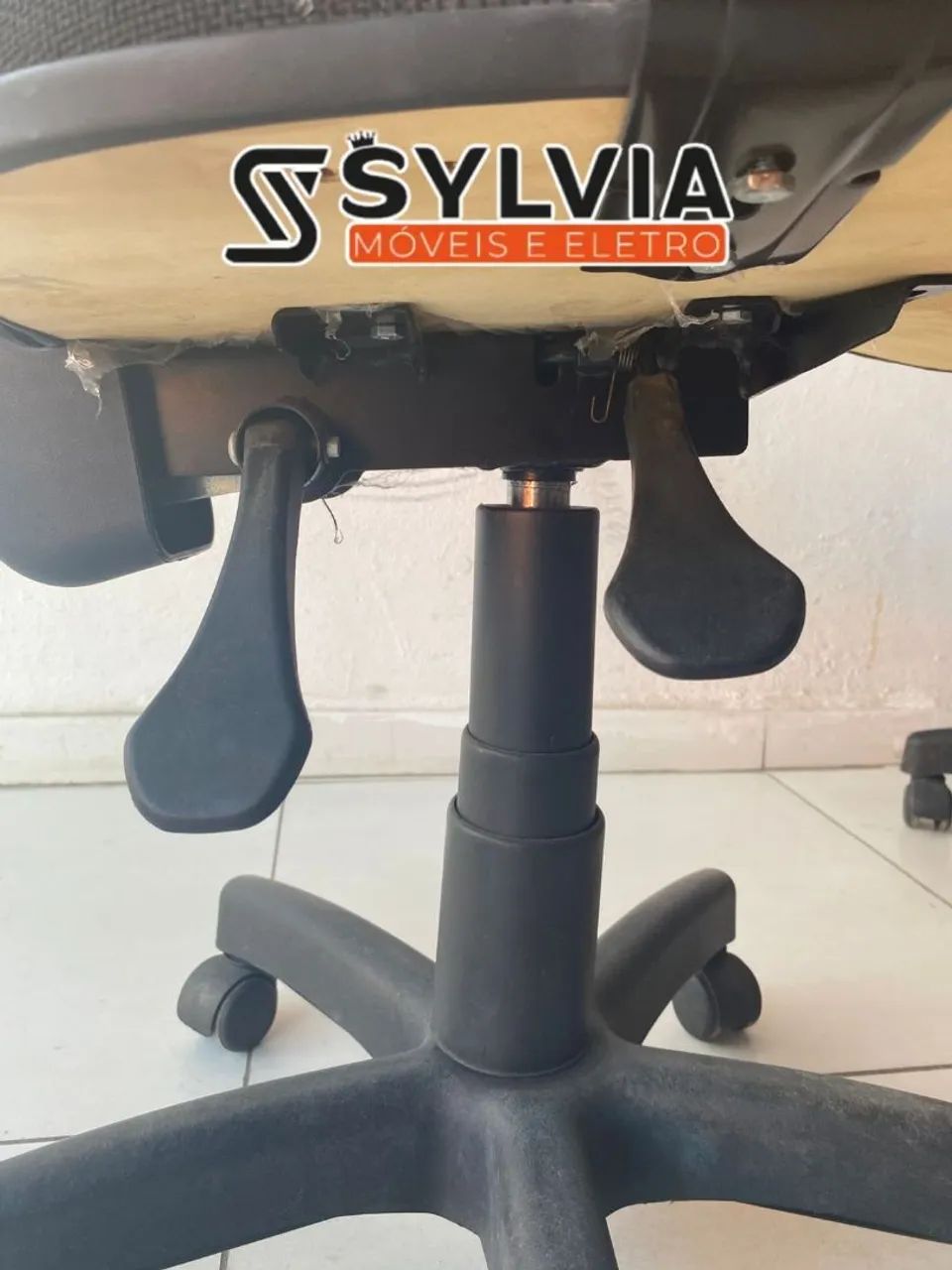 Cadeira acolchoada  - Foto 5