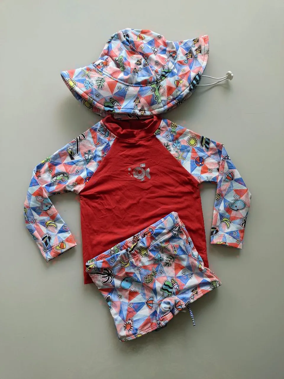 Conjunto de Praia Infantil com Chapéu