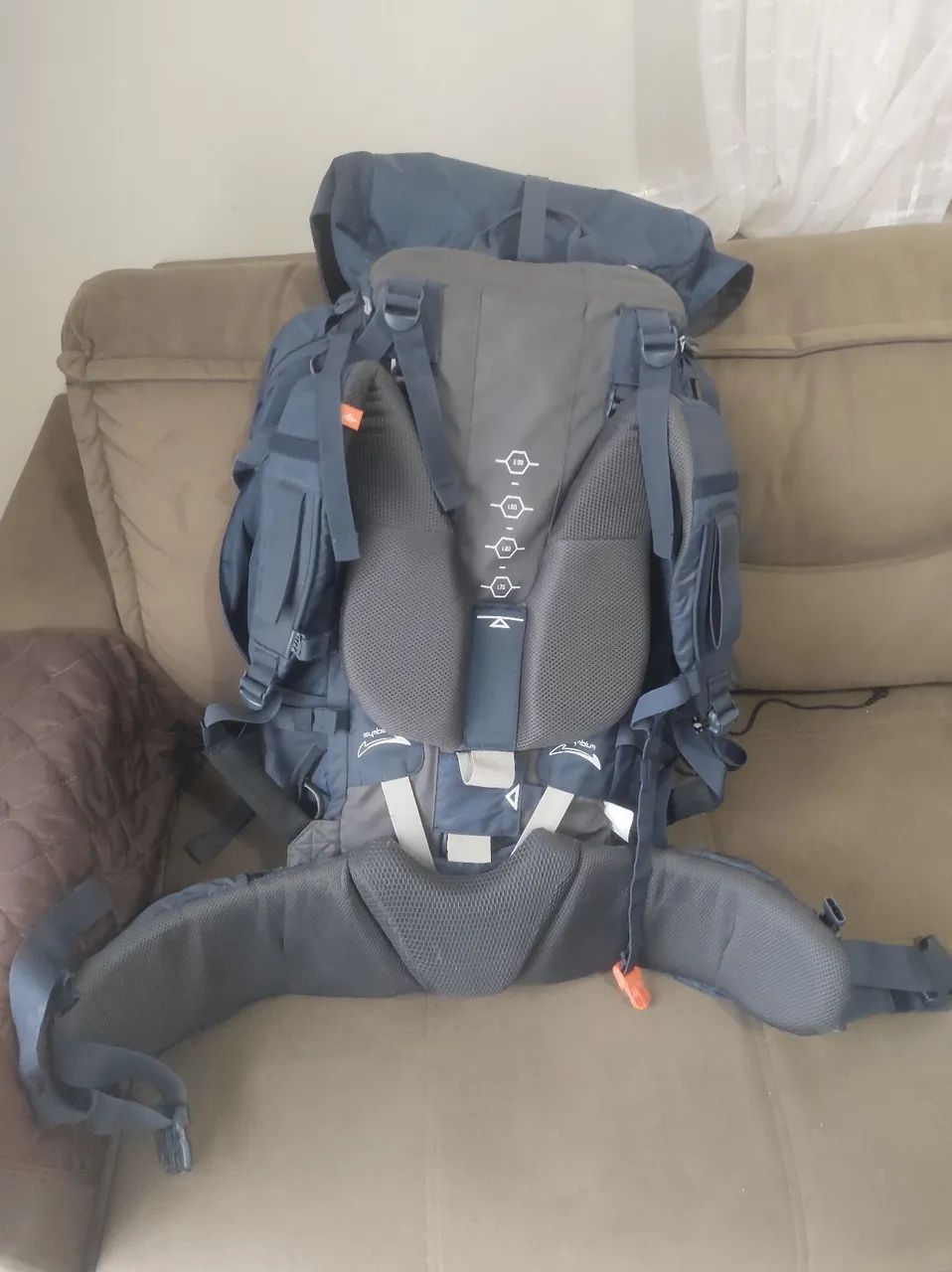 Mochila Quechua Symbium 70+10L + Bolsa de Transporte para Avião - Brinde - Foto 4