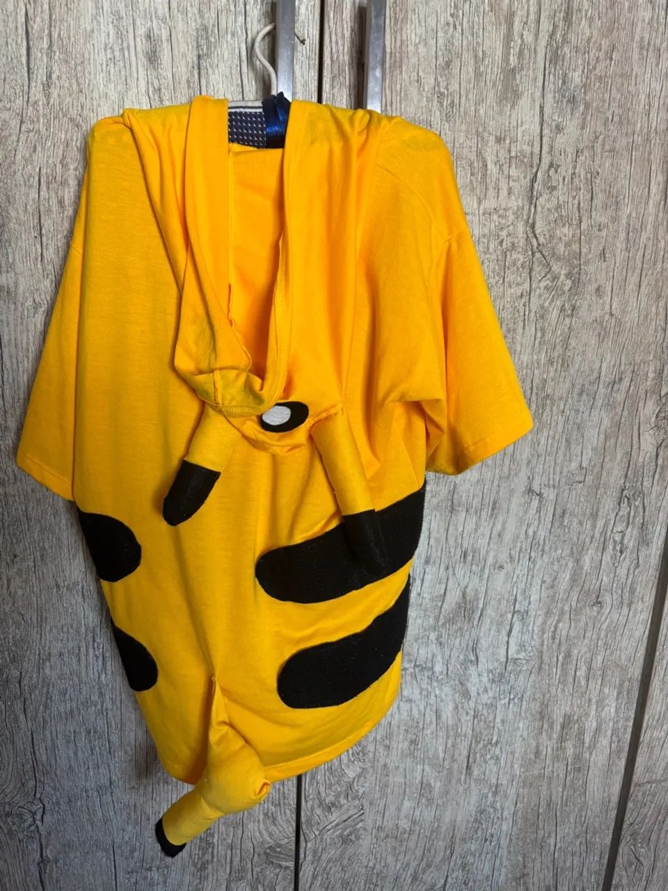 Vendo camiseta pikaju menino 