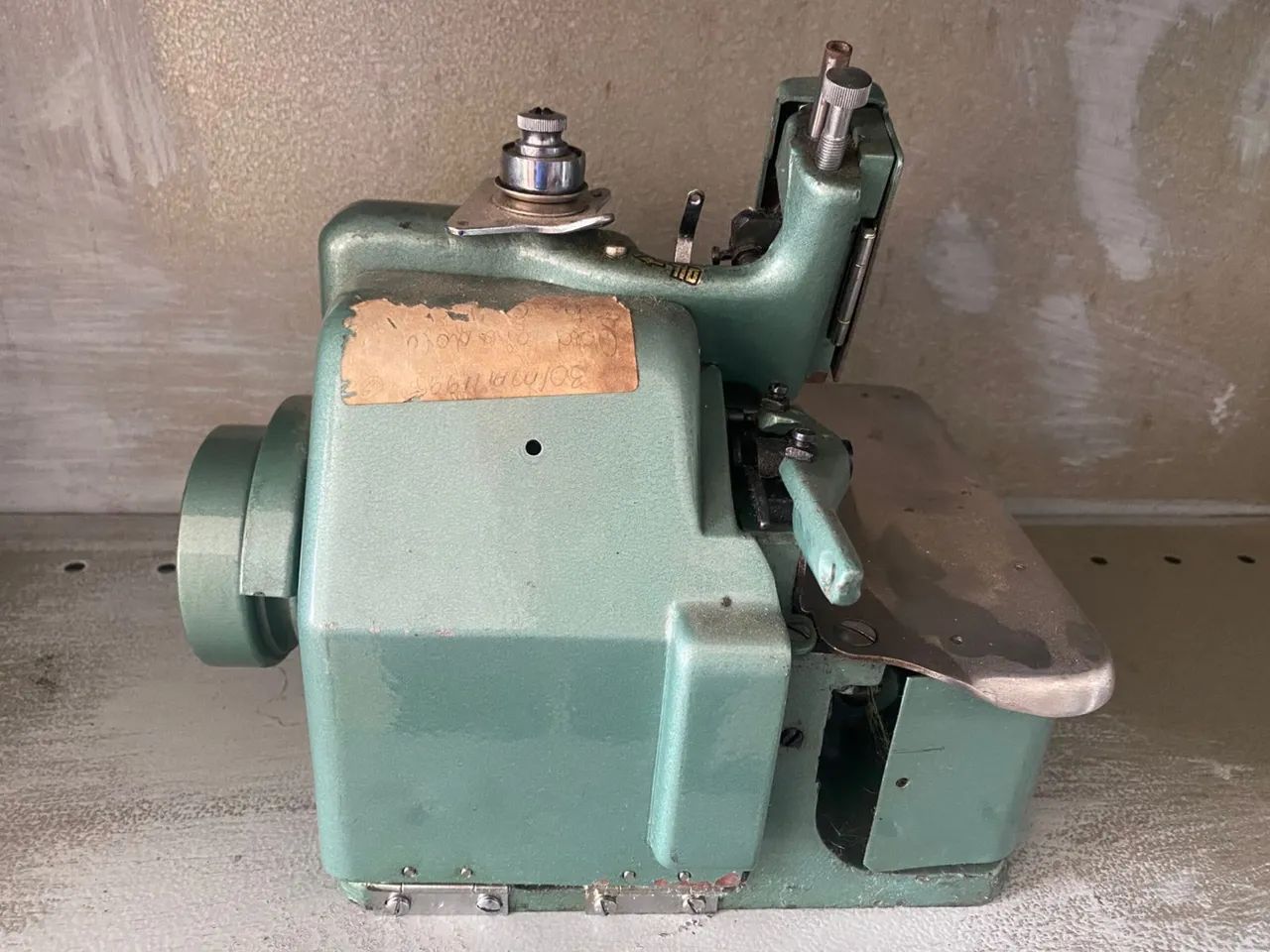 Máquina de costura overloque 